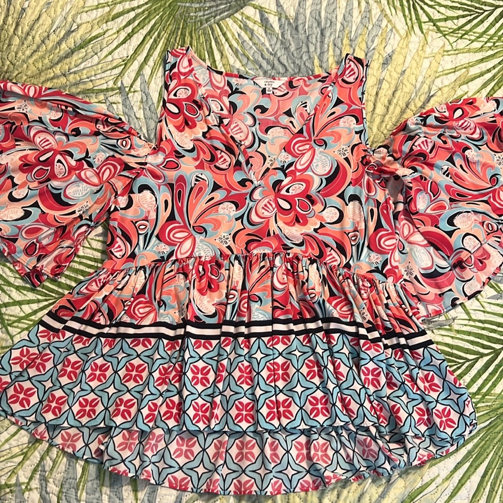 Crown & Ivy top size M